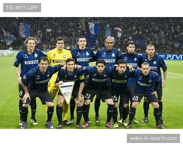 终场哨响，国米球员相拥庆祝9分领先优势